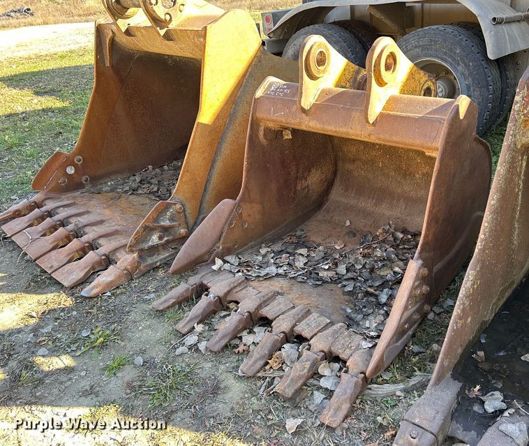 John Deere  45" W excavator bucket - DQ1056