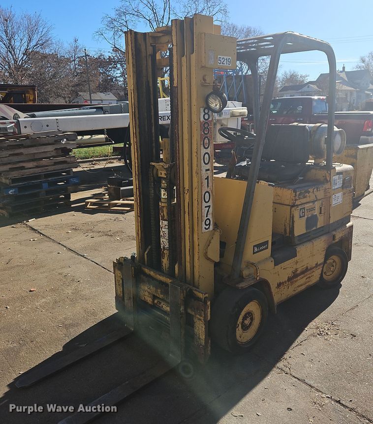 Caterpillar T50C  forklift - DS5620