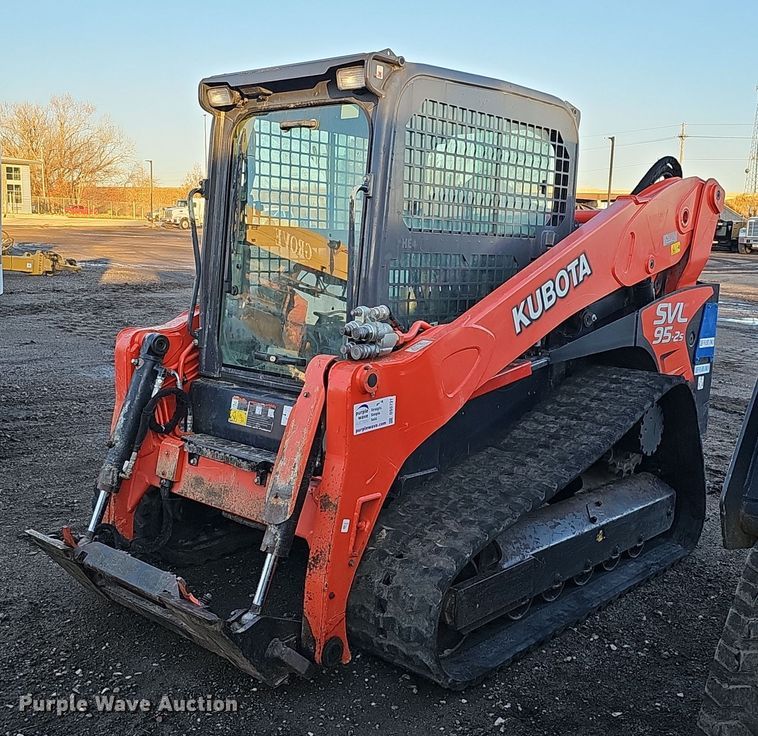 2019 Kubota SVL 95-2S  skid steer loader - DS5731