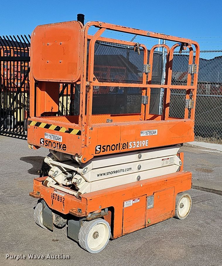 2016 Snorkel S3219E  scissor lift - DS5739