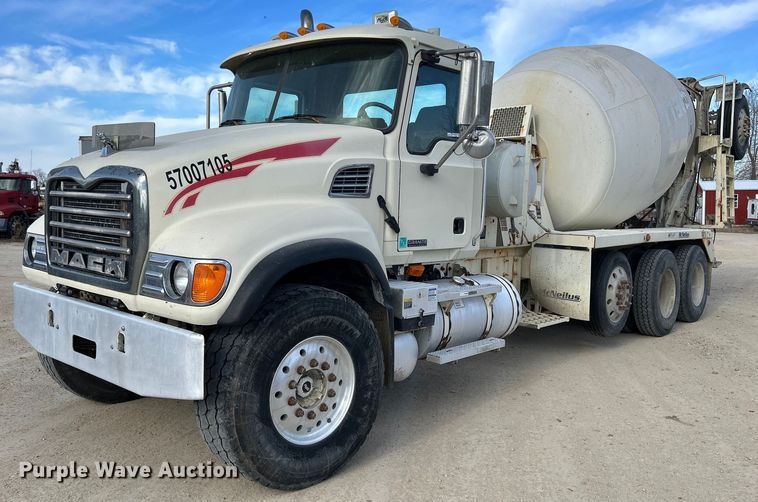 2007 Mack CV513  ready mix truck - EV9396