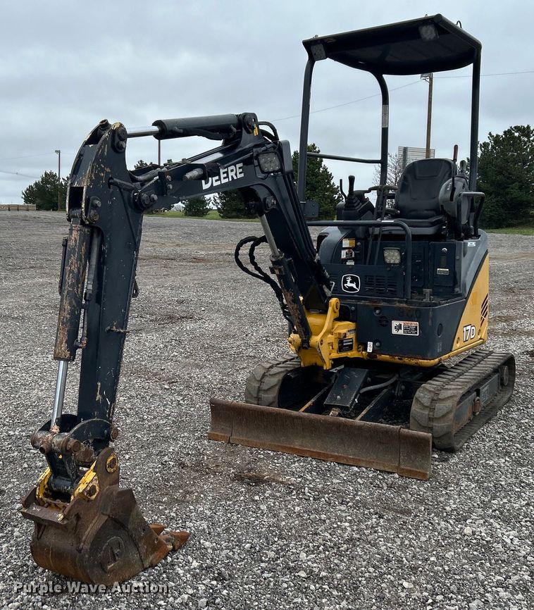 2014 John Deere 17D  mini excavator - KH9567
