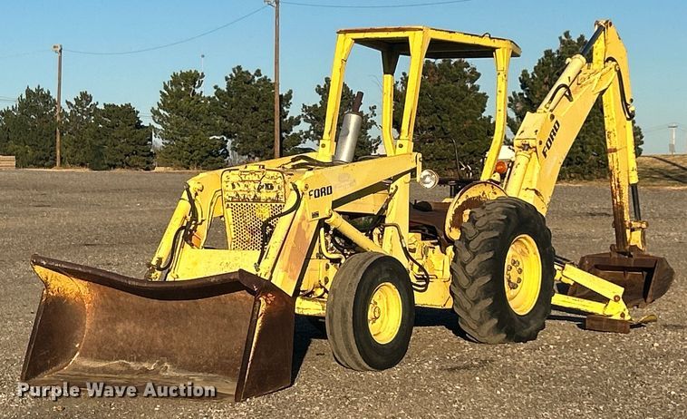 Ford  backhoe - KH9629