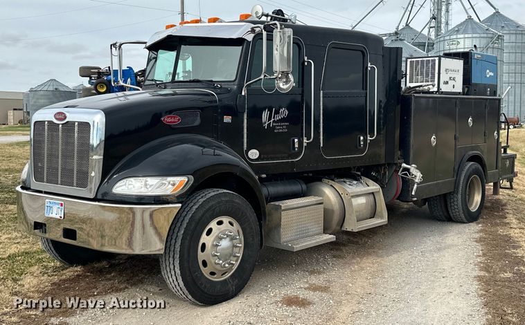 2012 Peterbilt 382  Crew Cab utility / service truck - KT9173
