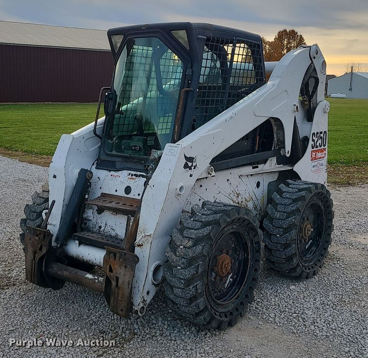 2008 Bobcat S250  skid steer loader - LJ9328