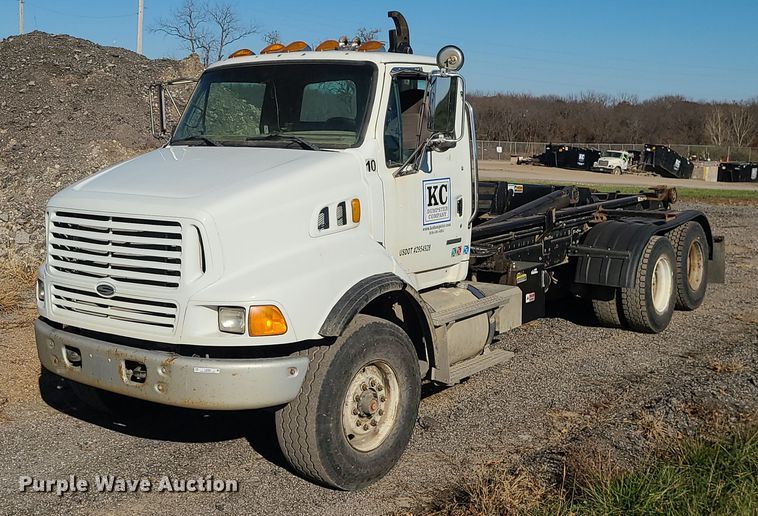 2007 Sterling  hook lift truck - LJ9368