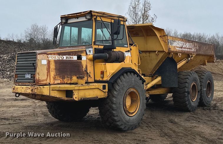 2001 Volvo A25C haul truck - LO9307