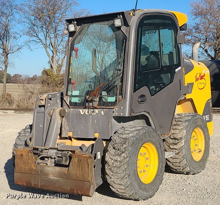 2014 Volvo MC115C  skid steer loader - MJ9528