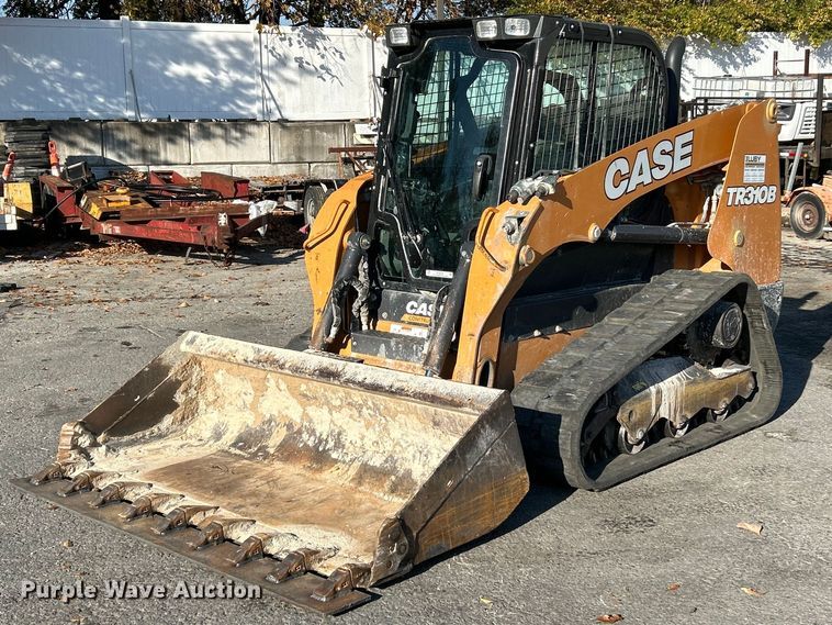 Case 310B  skid steer loader - NR9390