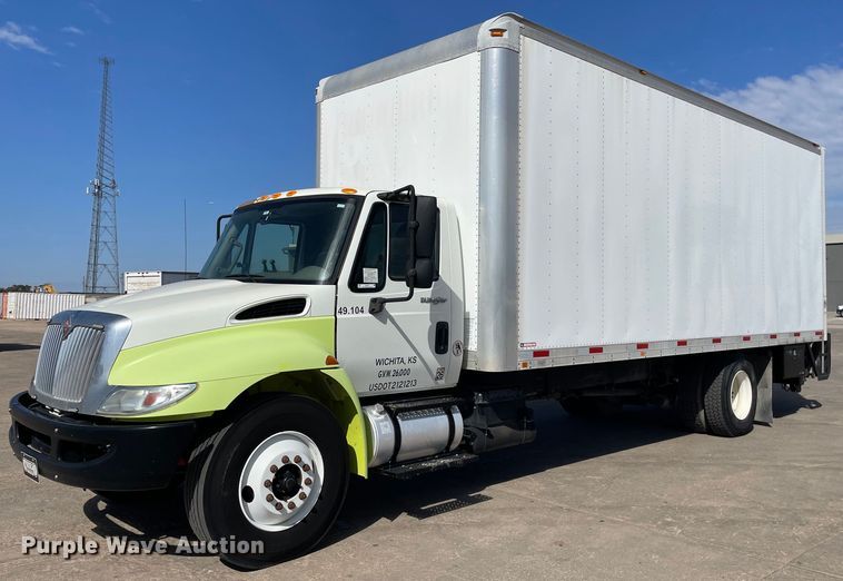 2013 International 4300  box truck with fuel/lube system - NX9873