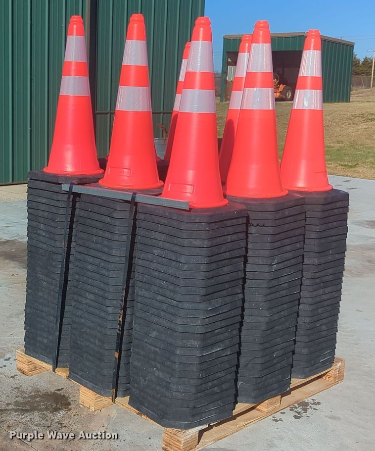 (250) AGT Industrial traffic cones - OL9193