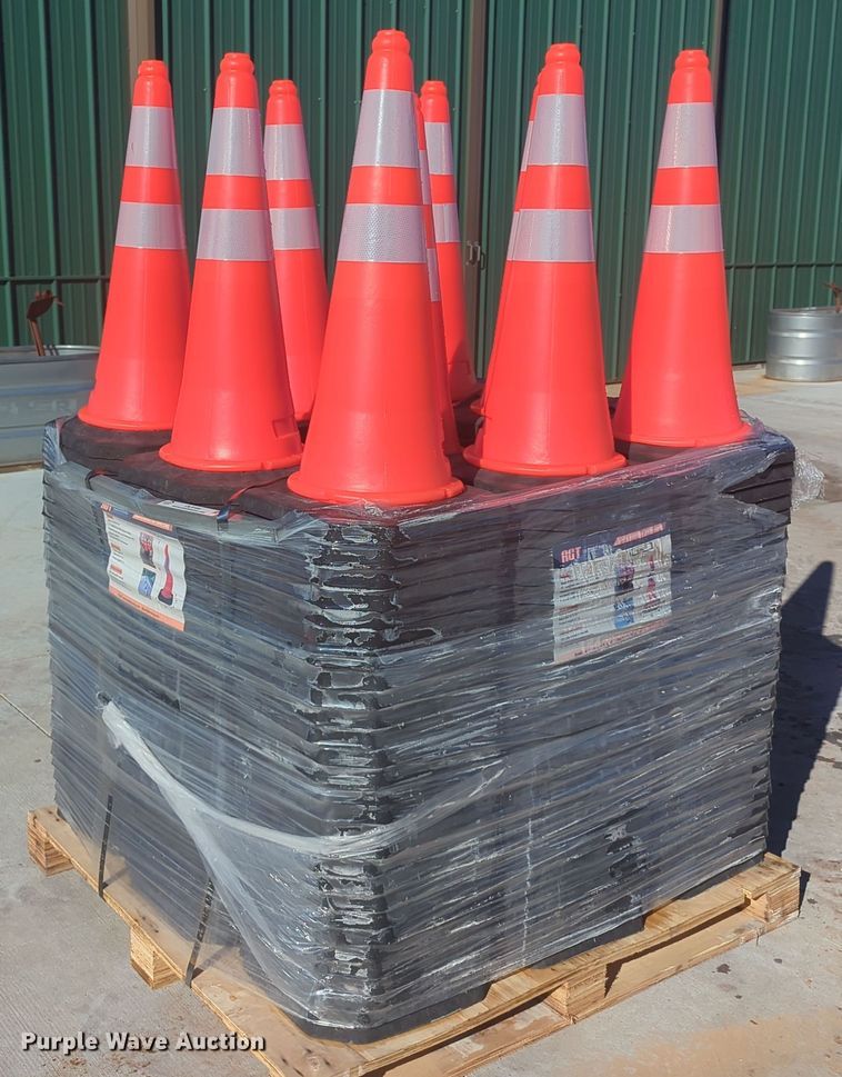 (250) AGT Industrial traffic cones - OL9194