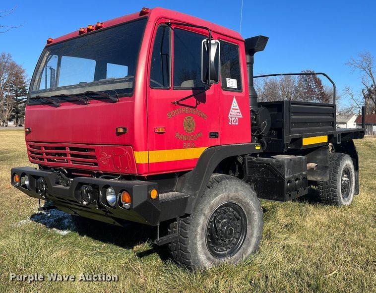 1996 Stewart & Stevenson M1078  flatbed truck - DP2153
