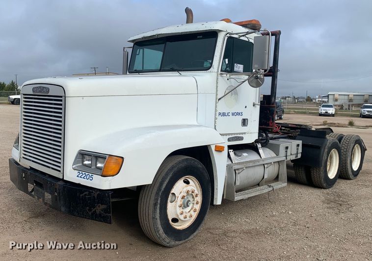 1996 Freightliner FLD  winch truck - DP8755