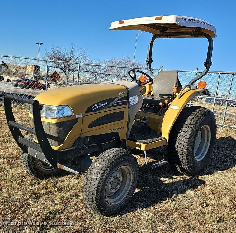 2005 Challenger MT275B  MFWD tractor - DS5704