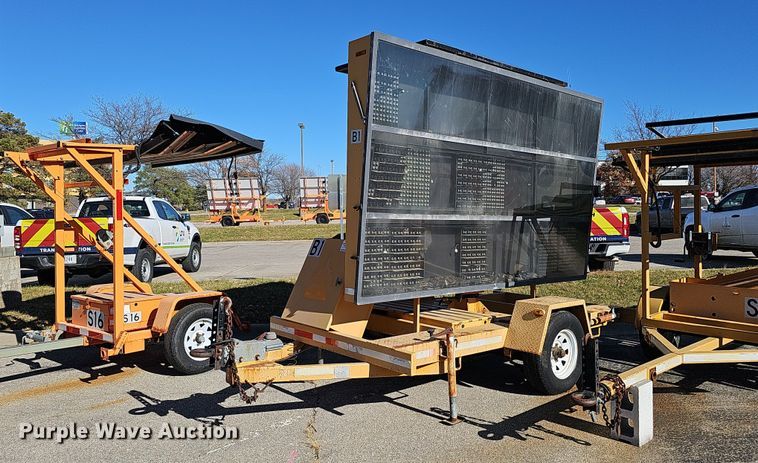 2002 Ver-Mac PCMS 1210 RS  arrow board trailer - DS5708