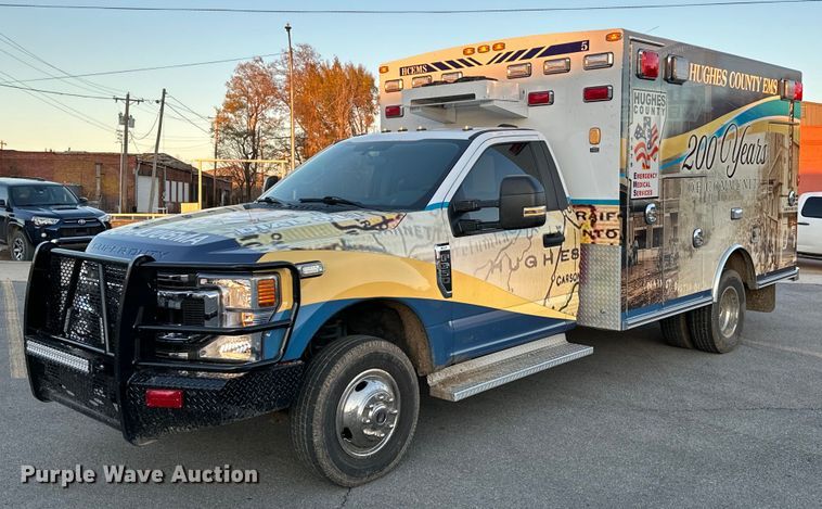 2020 Ford F350 Super Duty  ambulance - LK9608