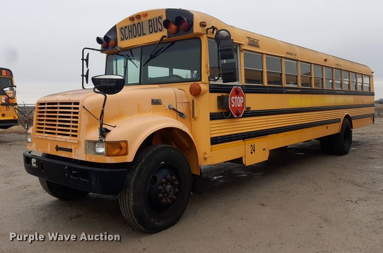 1999 International 3800  school bus - LX9886