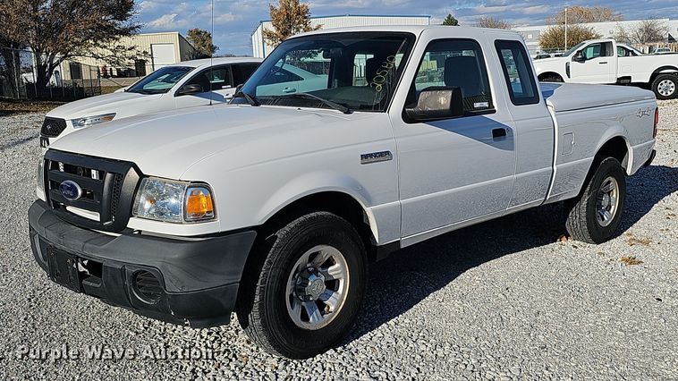 2011 Ford Ranger  SuperCab pickup truck - MH9506