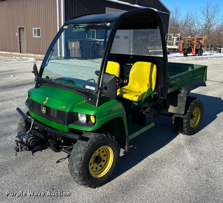 John Deere Gator XUV  utility vehicle - MO9103