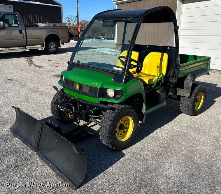 John Deere Gator XUV  utility vehicle - MO9104