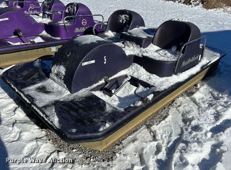 Paddle Wheeler  paddle boat - MO9108