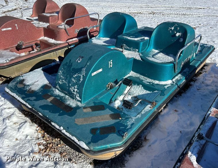 Paddle Wheeler  paddle boat - MO9114