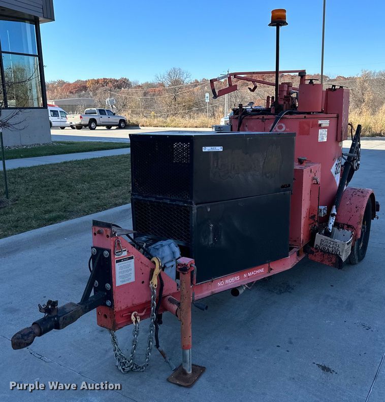 2002 Crafco SS125  melter applicator - NL9176