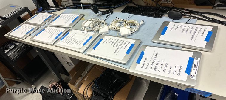 (8) MacBook Pro laptops - NS9042