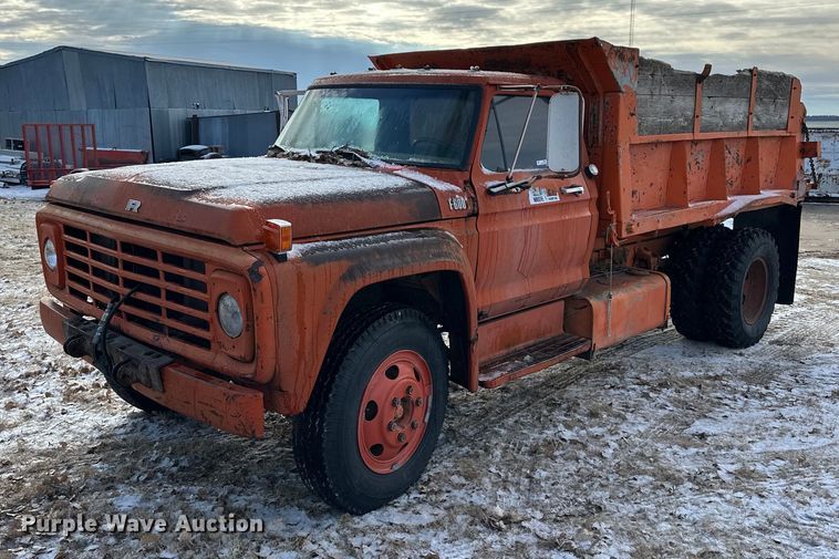 1973 Ford F600  dump truck - NS9070