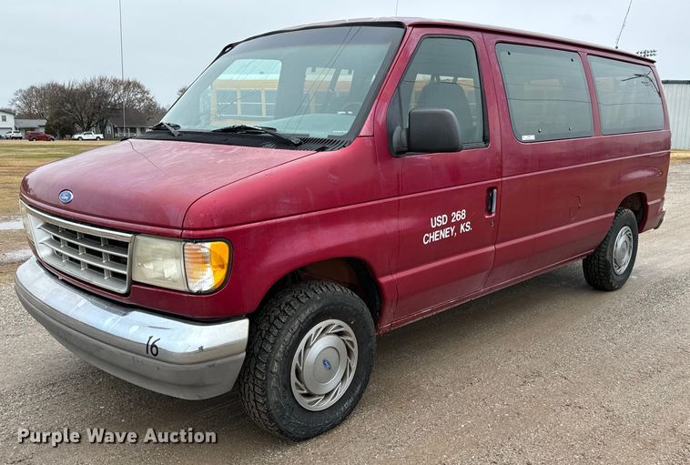 1995 Ford Club Wagon  van - NX9990