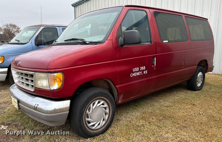 1996 Ford Club Wagon  van - NX9991