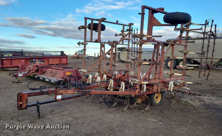 Wil-Rich  field cultivator - DL7792