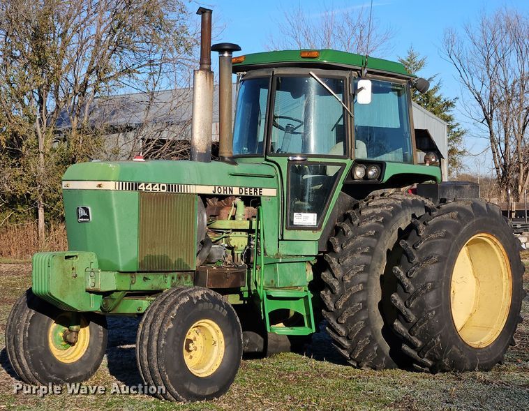 John Deere 4440  tractor - DN7141