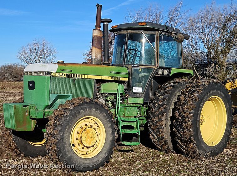 1988 John Deere 4850  MFWD tractor - DN7142