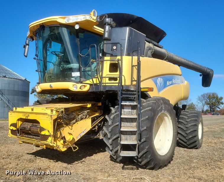 2008 New Holland CR9060  combine - DO4716