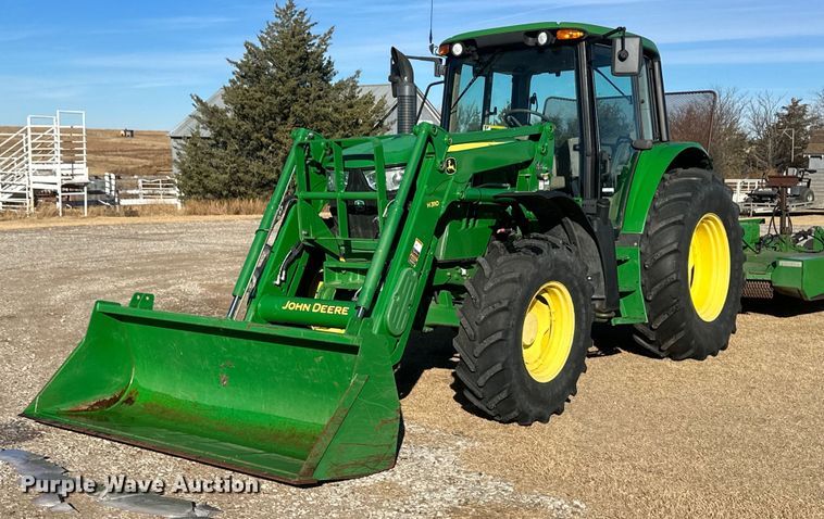 2014 John Deere 6125M  MFWD tractor - IU9188