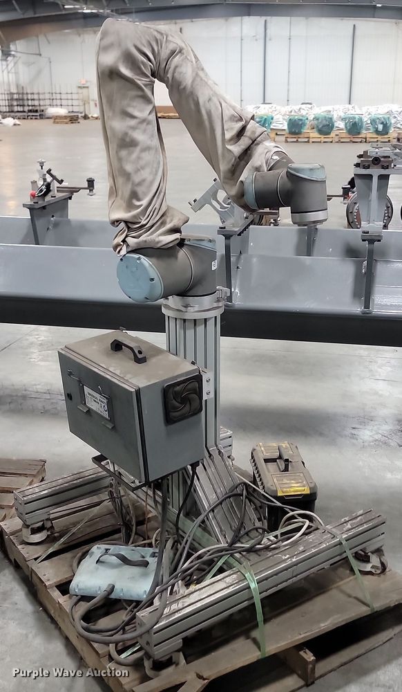 Universal Robots U10  robotic arm - KH9443