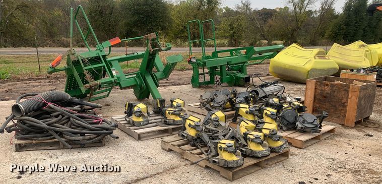 John Deere  1720 planter parts - LI9253