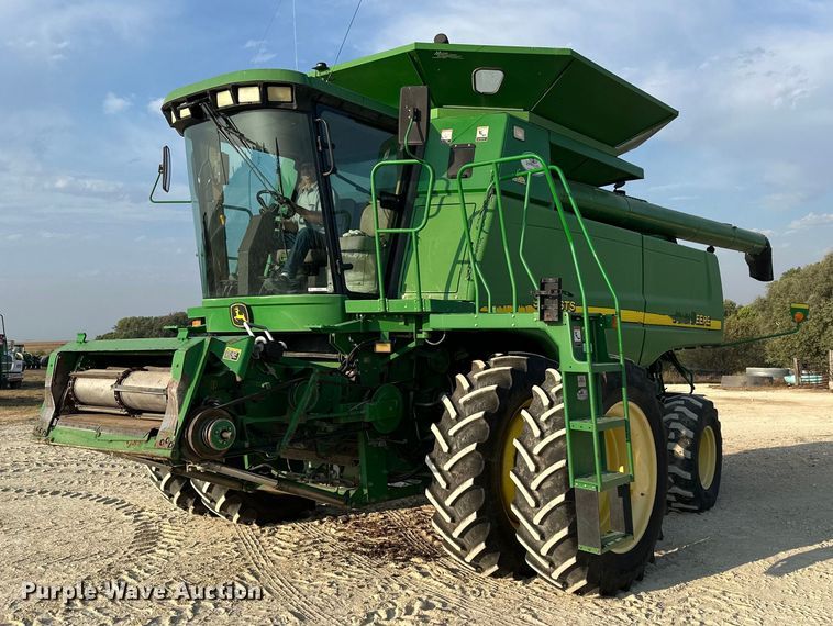 2003 John Deere 9750STS  combine - NP9566