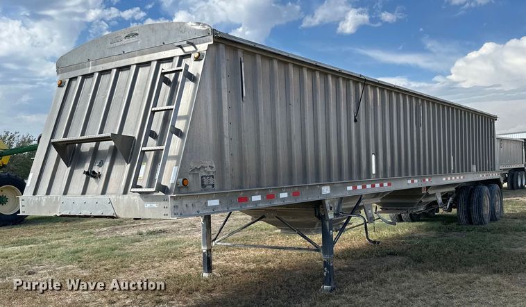 2009 Dakota  grain trailer - NP9572