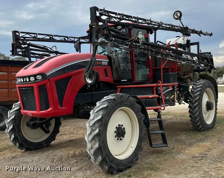 2011 Apache AS1020 sprayer - NP9576