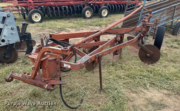 International 540  four bottom plow - NP9598