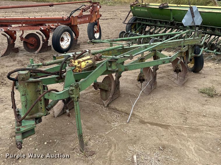 John Deere  four bottom plow - NP9601