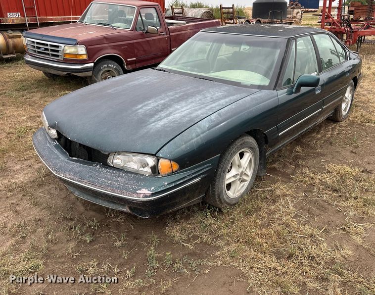 1997 Pontiac Bonneville SE - NP9608