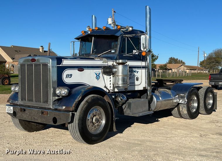 1979 Peterbilt 359  semi truck - DQ2318
