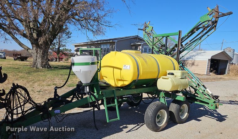 John Deere  sprayer - DN7084