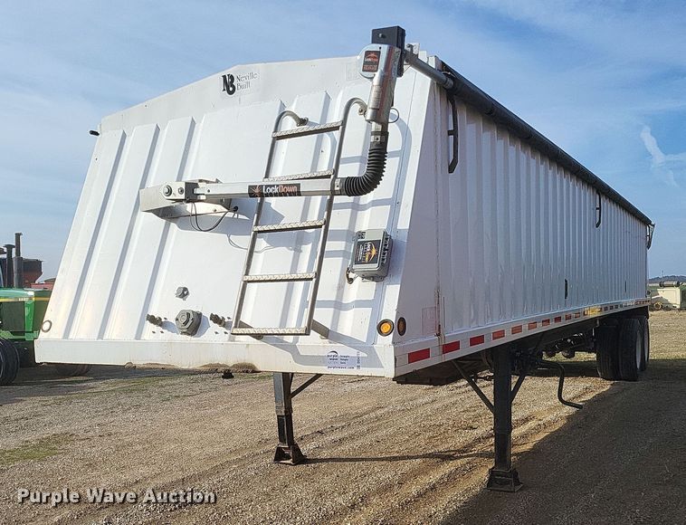 2010 Neville  grain trailer - DO4723