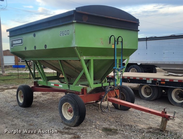 Parker 2600  gravity wagon - EB9809