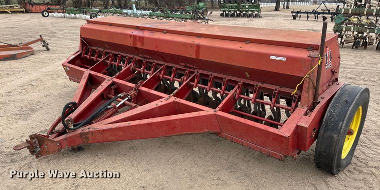 International Harvester 5100  grain drill - EK9830